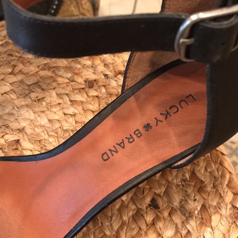COPY - Lucky Brand Leather Zipper back sandals - Picture 4 of 6